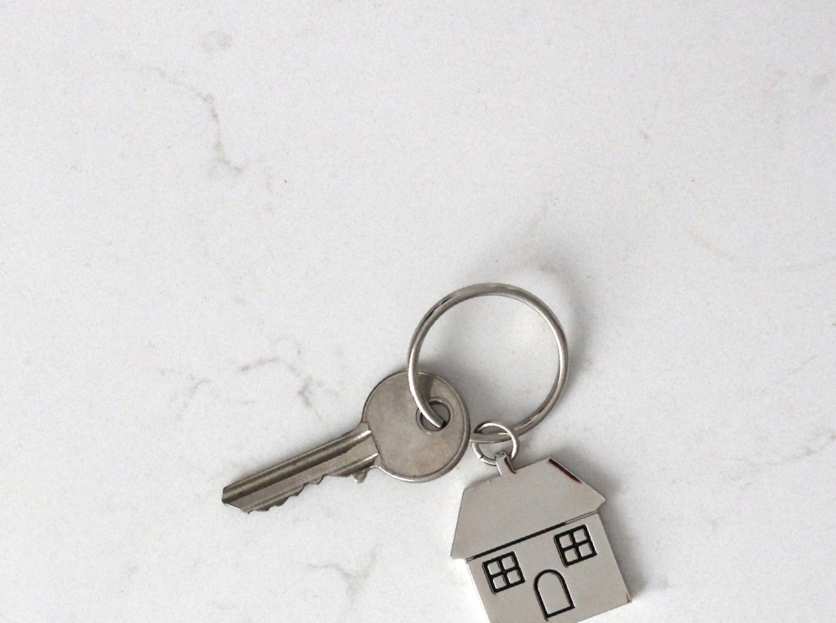Key ring with house keychain and key