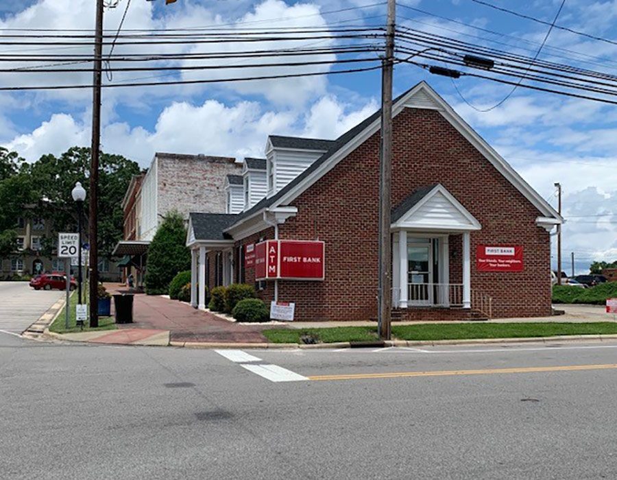 banks in carthage ms