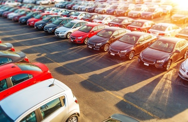 Cars in Lot - Tips for Buying New Car